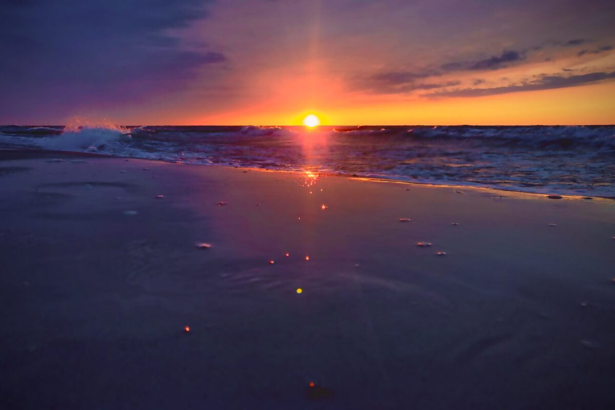 Oplus_16908288 - Zachód słońca na plaży w Ustroniu Morskim