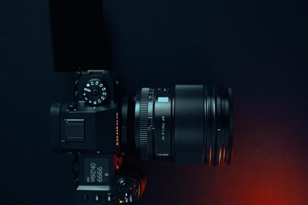 pexels-atahandemir-19354136 - Viltrox AF 16 mm f/1.8 L-Mount — obiektyw do fotografii szerokokątnej